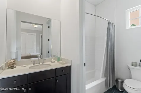 5086 Commissioners Drive Jacksonville FL 32224