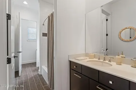 5086 Commissioners Drive Jacksonville FL 32224