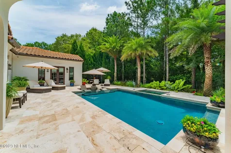 5086 Commissioners Drive Jacksonville FL 32224