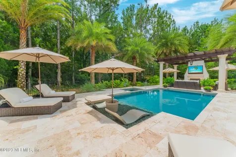 5086 Commissioners Drive Jacksonville FL 32224