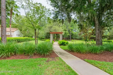 5086 Commissioners Drive Jacksonville FL 32224