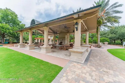5086 Commissioners Drive Jacksonville FL 32224