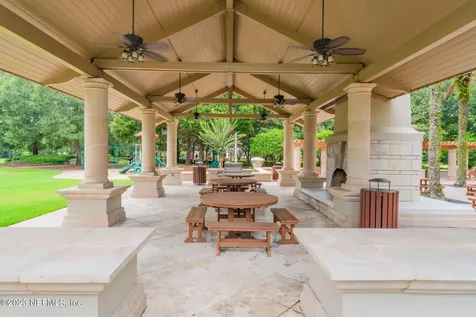 5086 Commissioners Drive Jacksonville FL 32224
