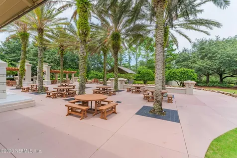 5086 Commissioners Drive Jacksonville FL 32224