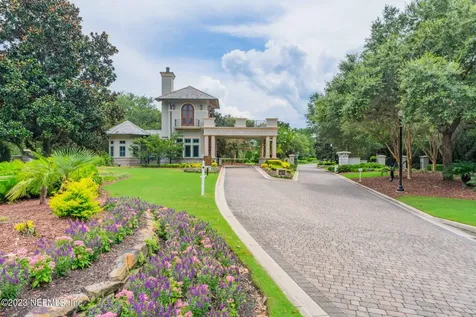 5086 Commissioners Drive Jacksonville FL 32224
