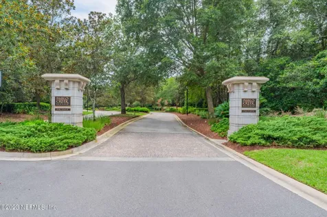 5086 Commissioners Drive Jacksonville FL 32224