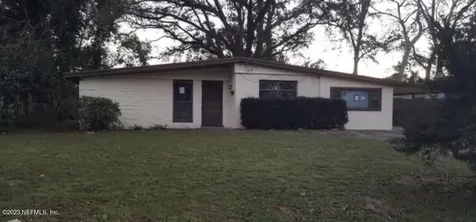 6738 Cherbourg Avenue N Jacksonville FL 32205