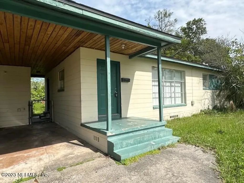 3427 Rogero Road Jacksonville FL 32277
