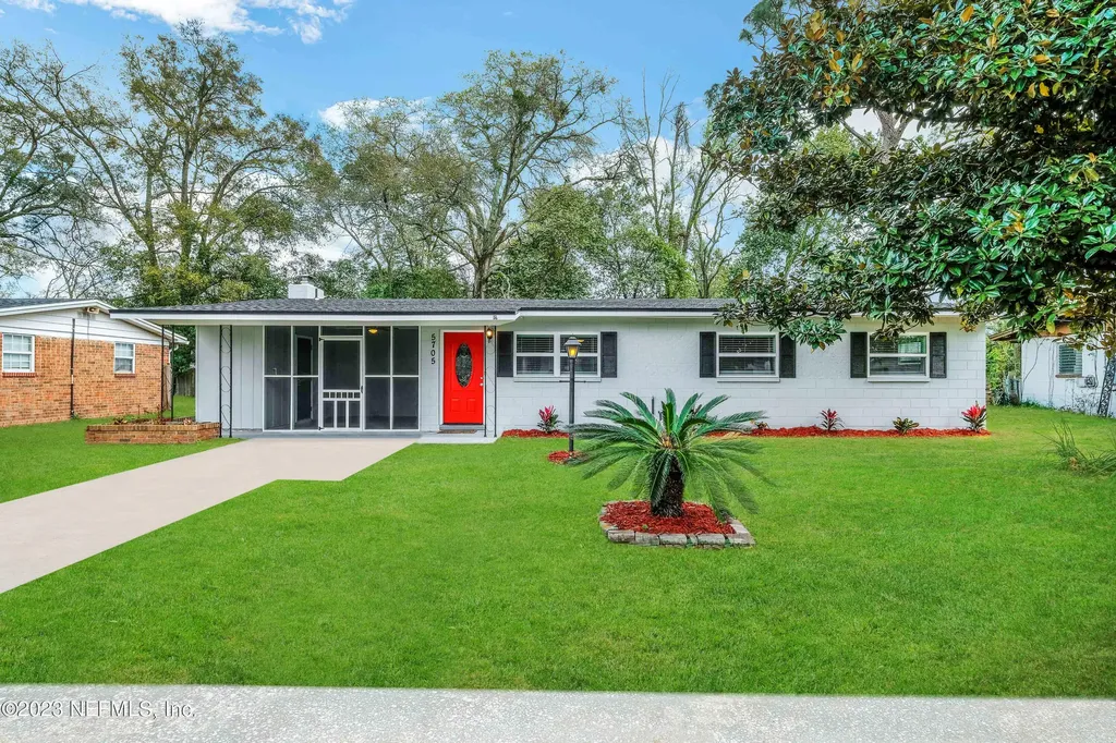 5705 Fiat Lane Jacksonville FL 32244