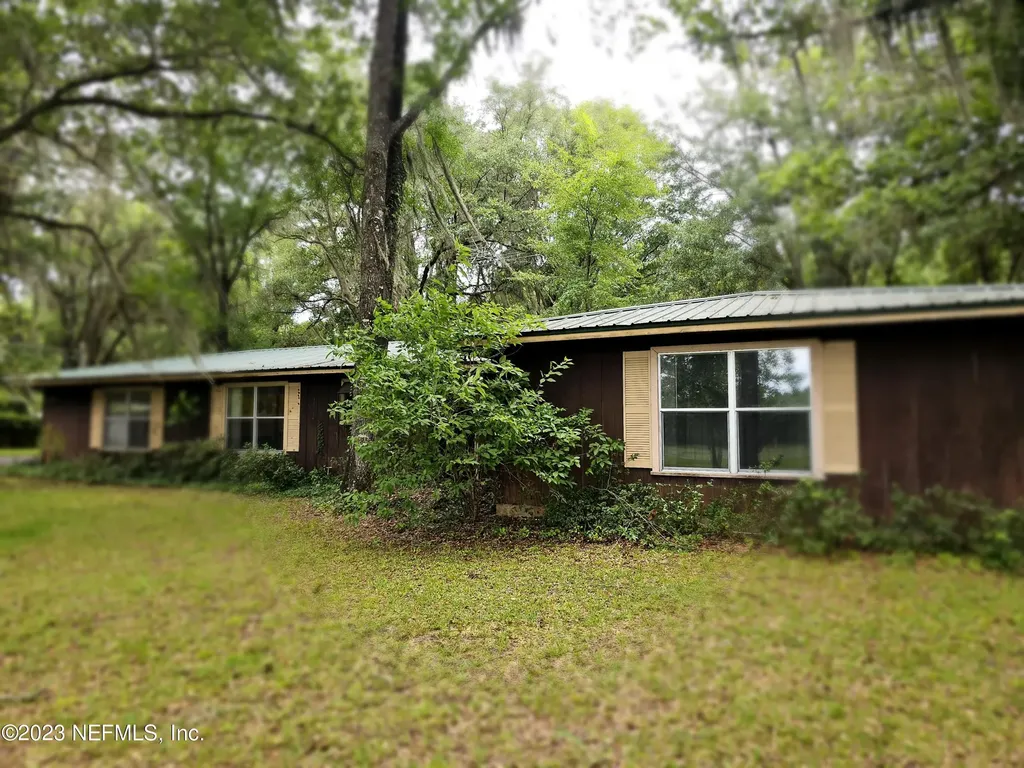 450859 State Road 200 Callahan FL 32011