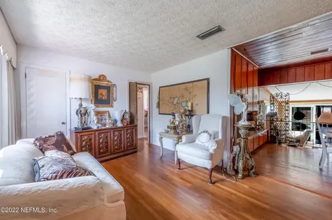 7868 Caxton Circle W Jacksonville FL 32208