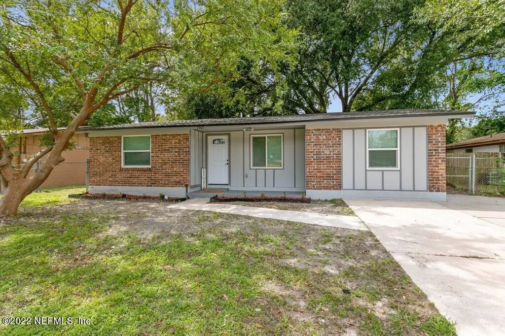 7560 John F Kennedy Drive E Jacksonville FL 32219