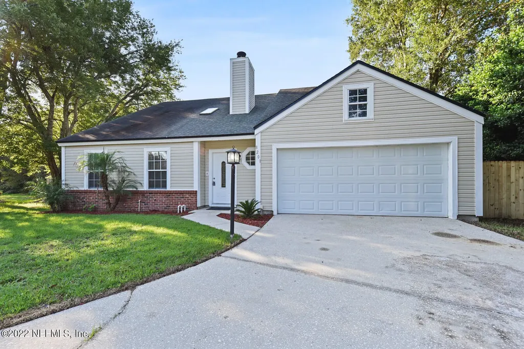 8201 Loch Lomond Lane Jacksonville FL 32244
