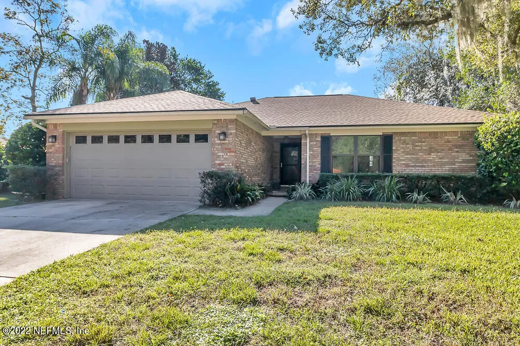 5256 Tilting Oaks Court W Jacksonville FL 32258