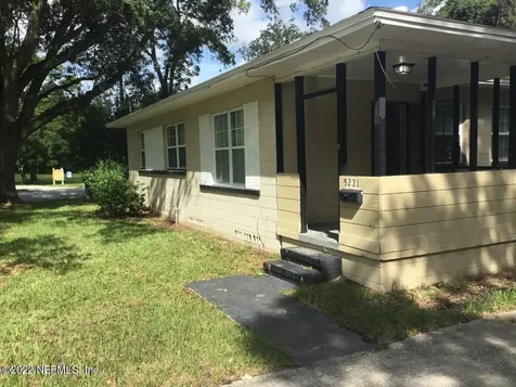 5221 Cleveland Road Jacksonville FL 32209