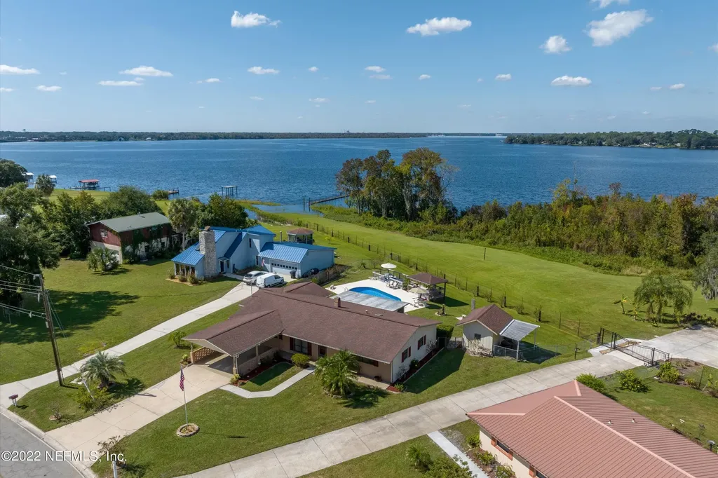 209 River Drive East Palatka FL 32131