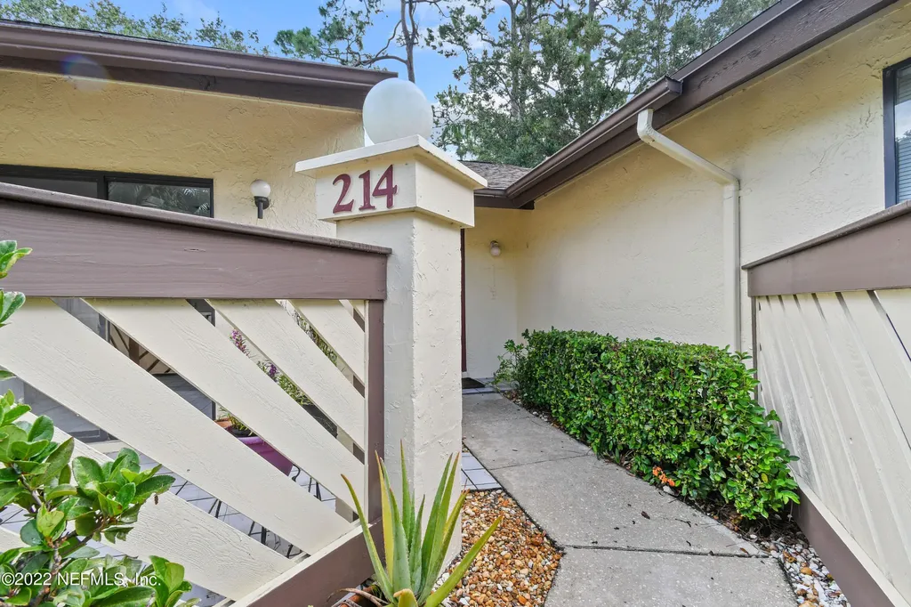 214 Thorn Apple Court Royal Palm Beach FL 33411