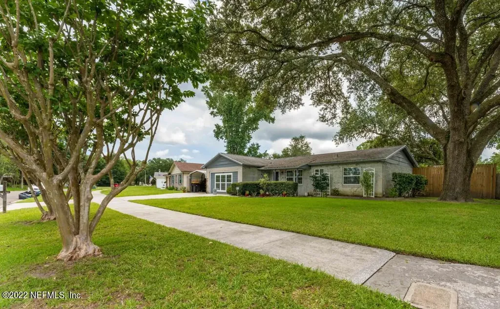8462 Frost Street N Jacksonville FL 32221