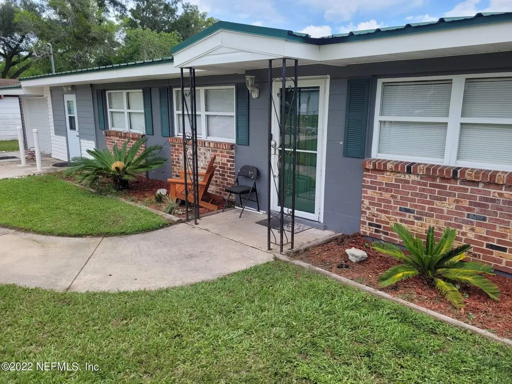 947 Crest Drive E Jacksonville FL 32221