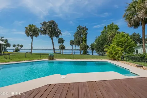 269 W River Road Palatka FL 32177