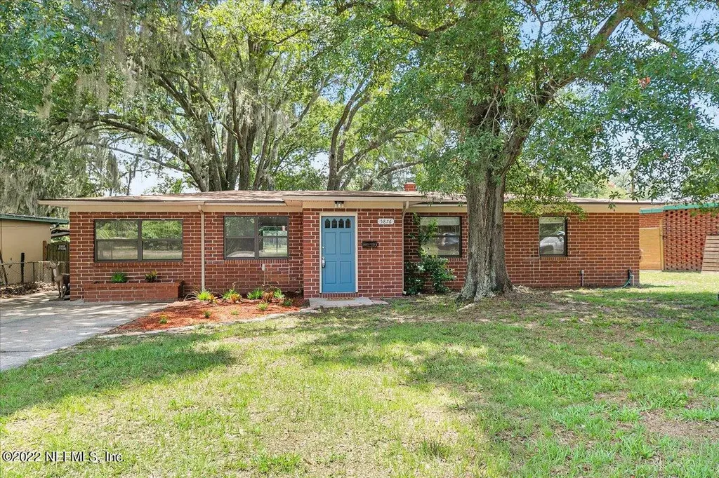 5876 Lake Lucina Drive S Jacksonville FL 32211