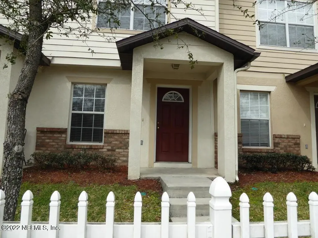 8426 Mcgirts Village Lane Jacksonville FL 32210
