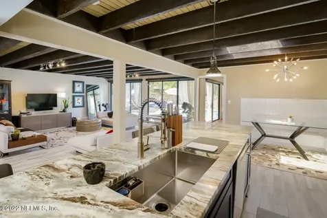 3733 Pine Street Jacksonville FL 32205