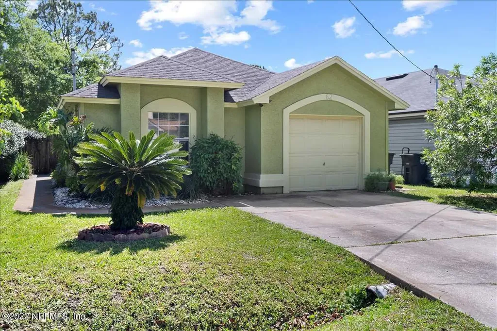 62 W 13th Street Atlantic Beach FL 32233