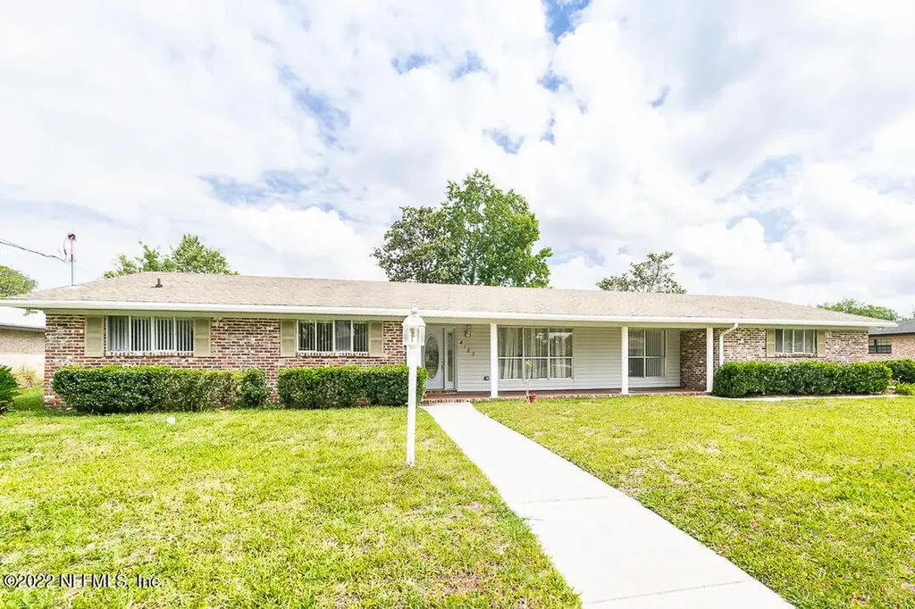 4123 San Servera Drive N Jacksonville FL 32217
