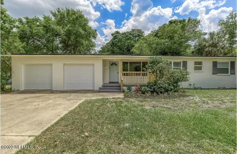 8370 Bordeau Avenue N Jacksonville FL 32211