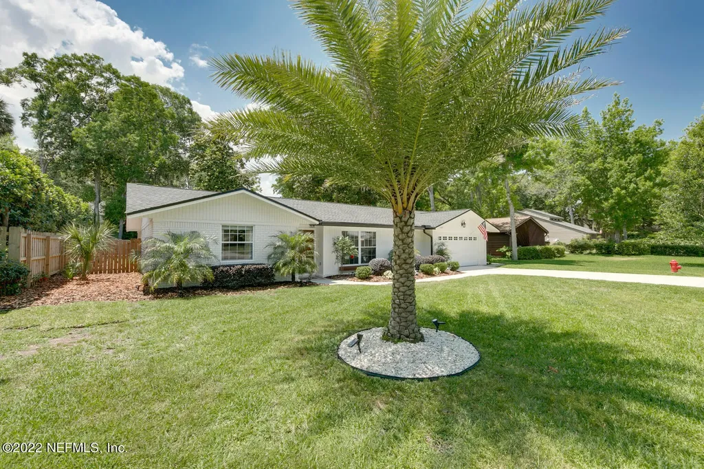 1819 Twelve Oaks Lane W Neptune Beach FL 32266