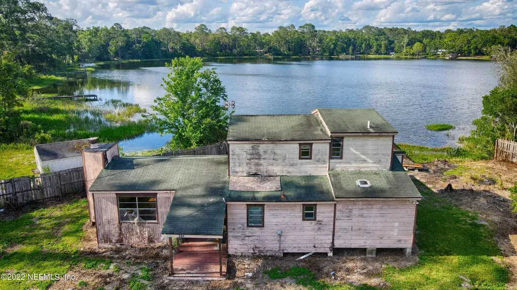 204 Peninsula Road Interlachen FL 32148