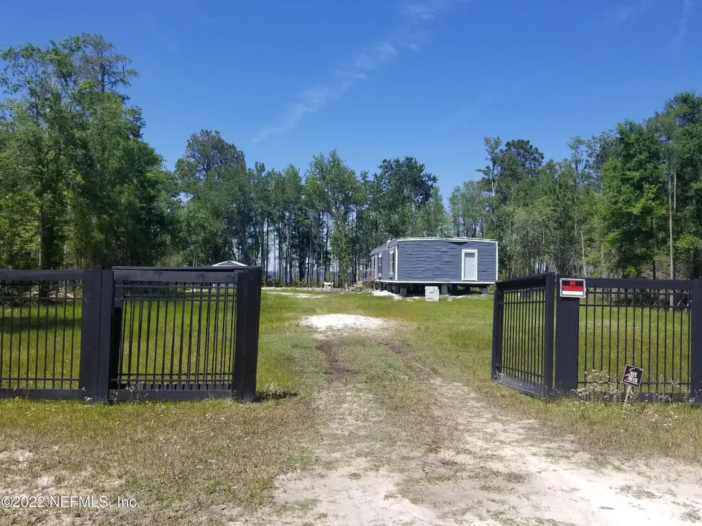 8505 SW 137th Street Starke FL 32091