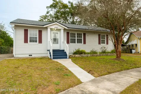 4747 Dundee Circle Jacksonville FL 32210