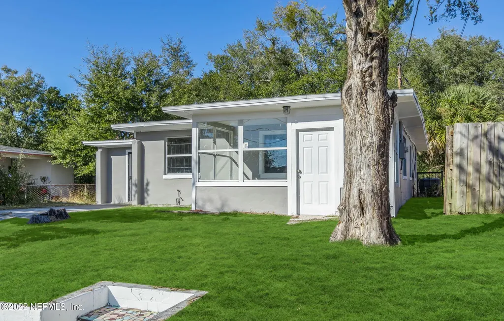27 W 44th Street Jacksonville FL 32208
