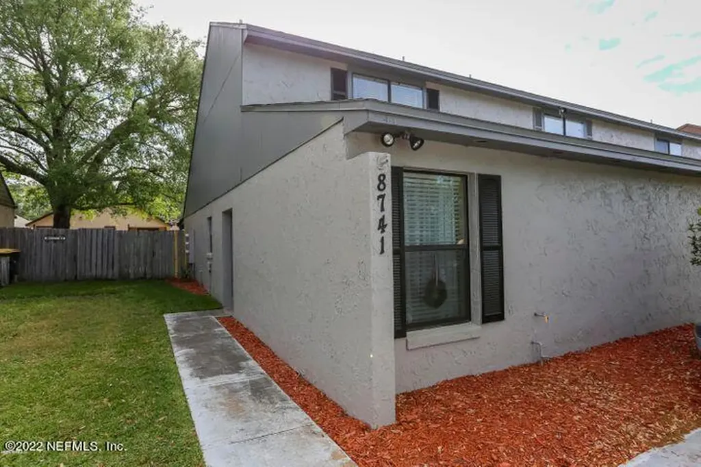 8741 Whispering Pines Drive Jacksonville FL 32244