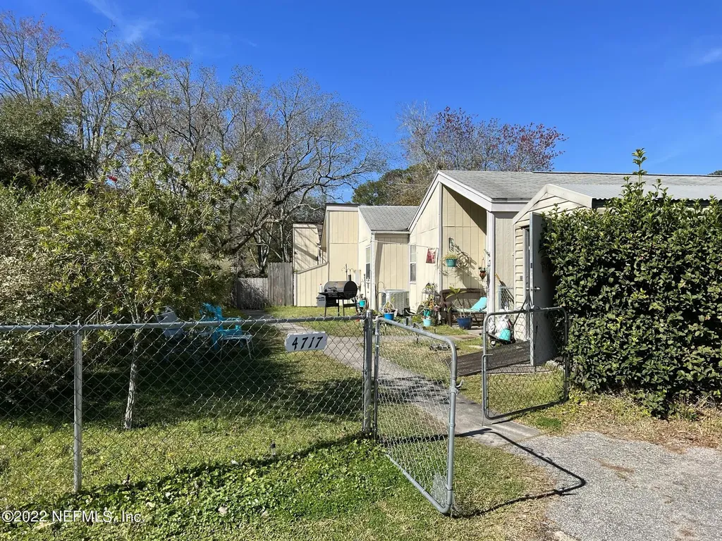 4717 San Jose Village Court Jacksonville FL 32217