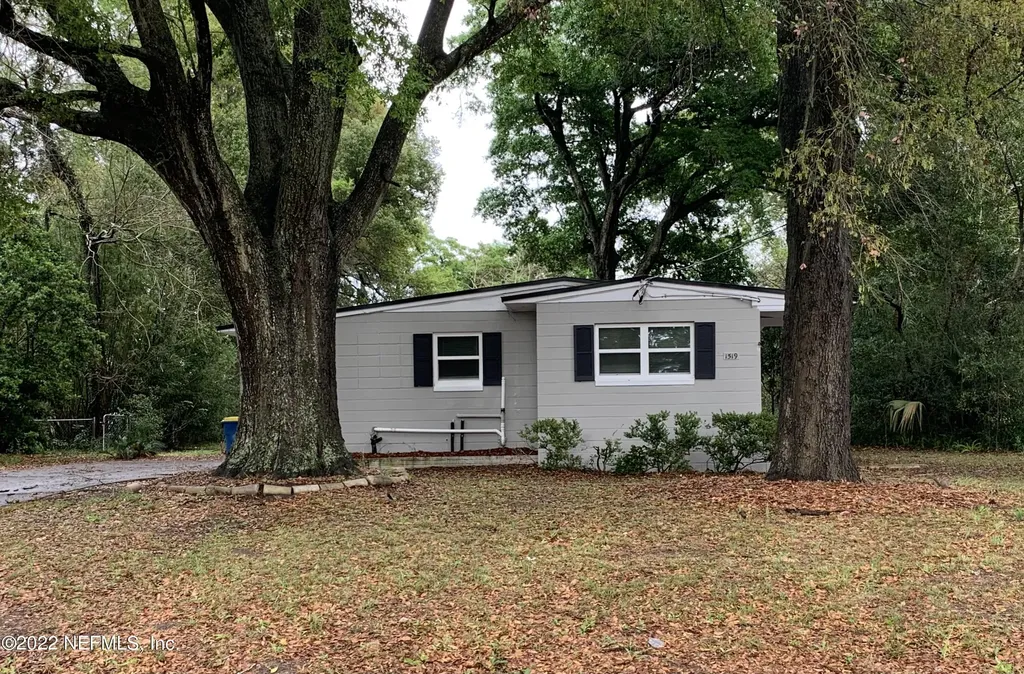 1519 King Arthur Road Jacksonville FL 32211