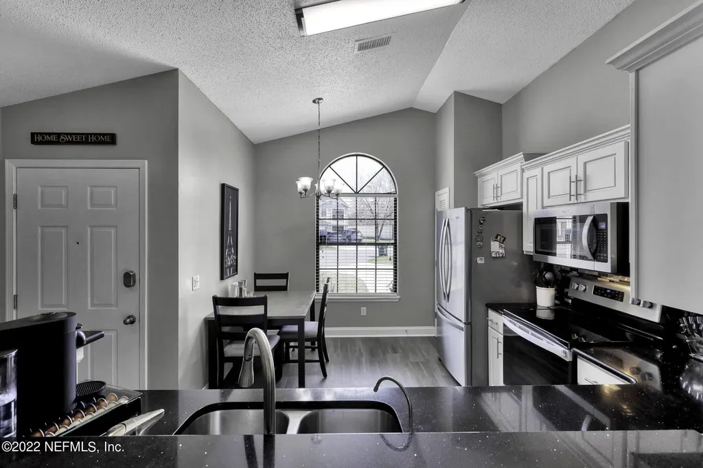 3850 Station Court N Jacksonville FL 32246