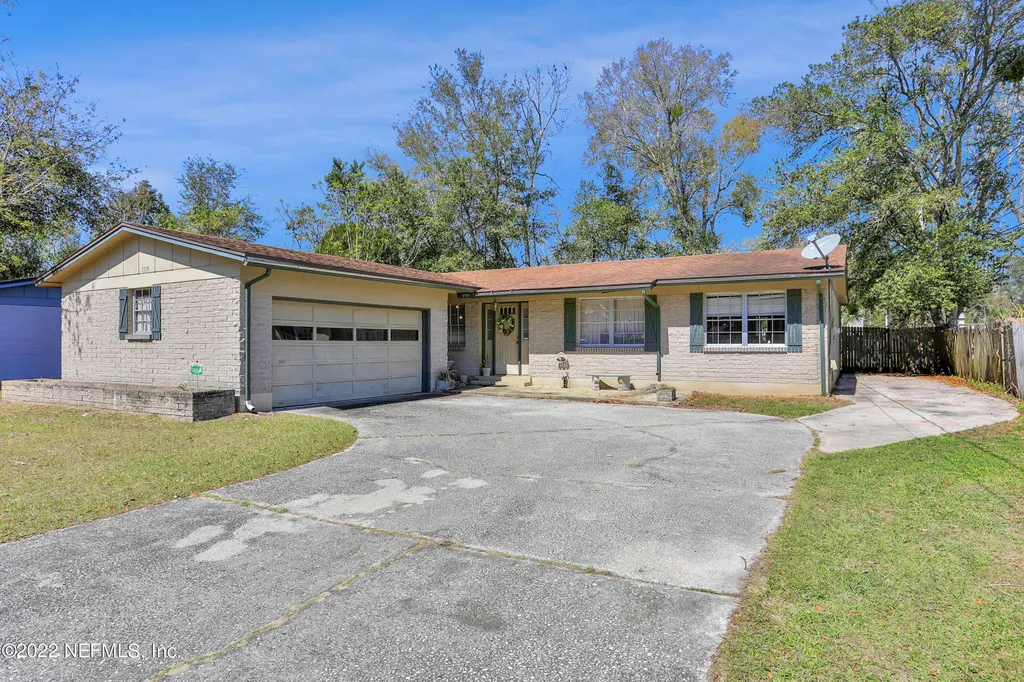 7739 Pinnacle Drive Jacksonville FL 32221