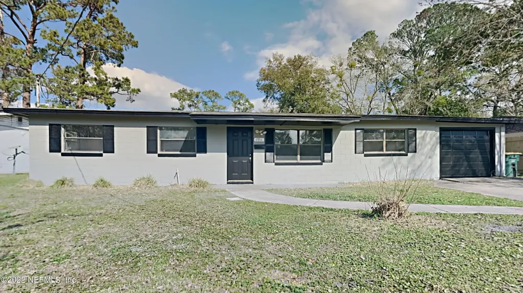 7911 Praver Drive W Jacksonville FL 32217