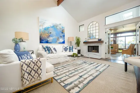 1026 Big Pine Key Atlantic Beach FL 32233