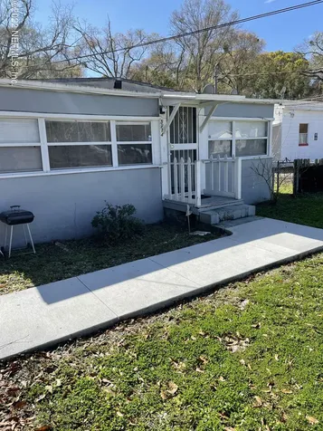 5714 Sawyer Avenue Jacksonville FL 32208