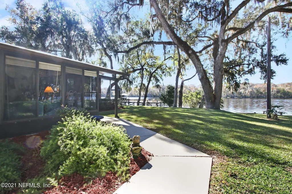 311 Saratoga Drive Satsuma FL 32189