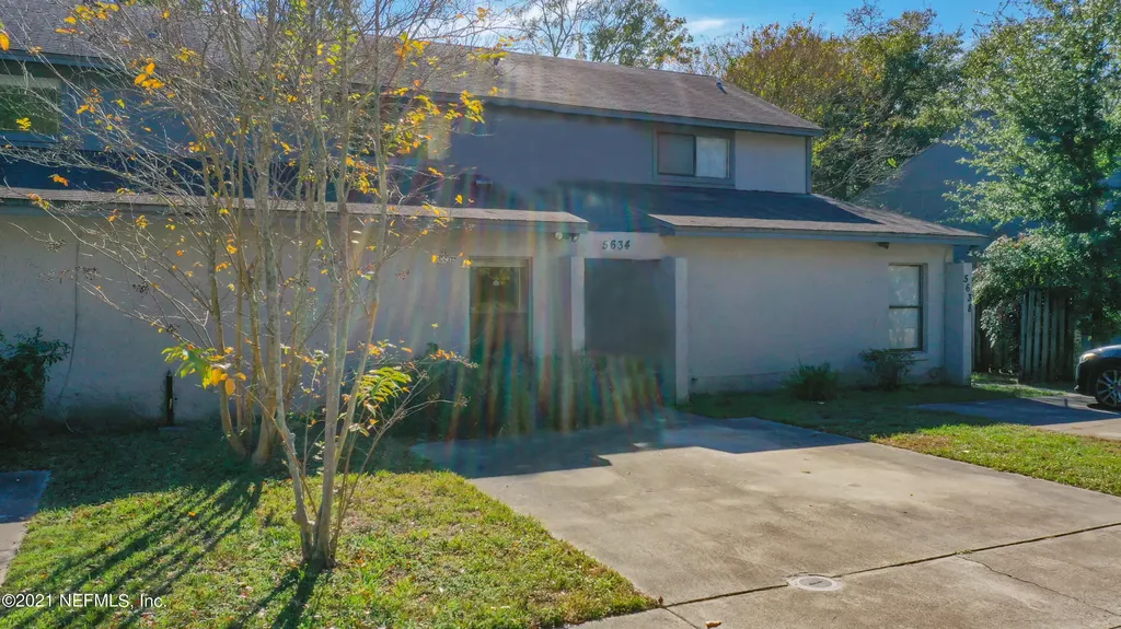 5634 Greatpine Lane N Jacksonville FL 32244