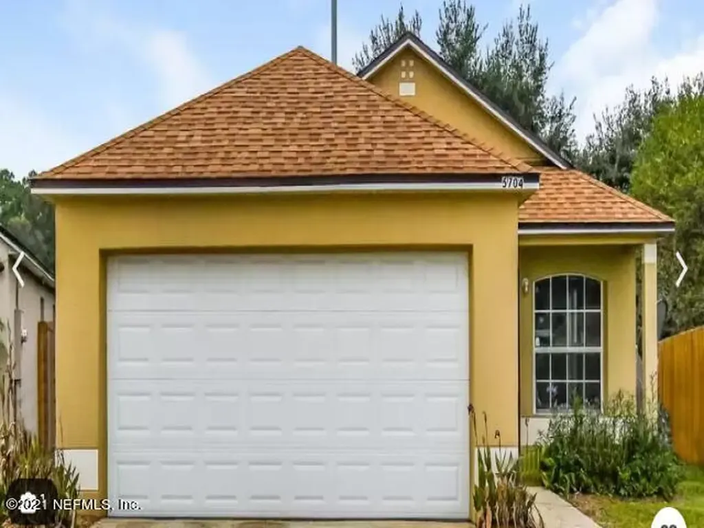 5704 English Oak Drive S Jacksonville FL 32244
