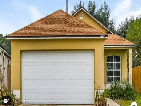 5704 English Oak Drive S Jacksonville FL 32244