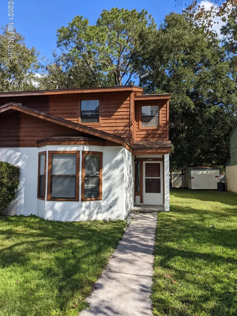 4533 Melissa Court W Jacksonville FL 32210