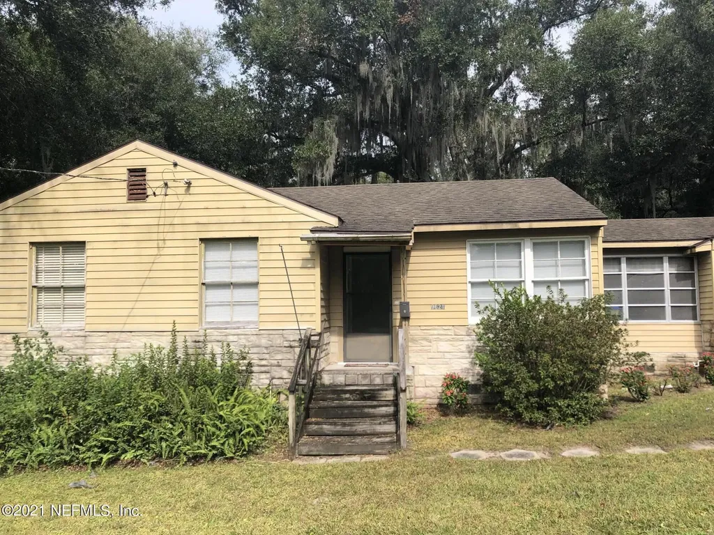 9621 Macarthur Court S Jacksonville FL 32216
