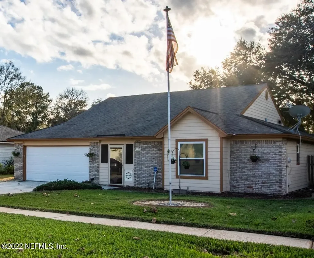 932 Misty Mountain Drive W Jacksonville FL 32225